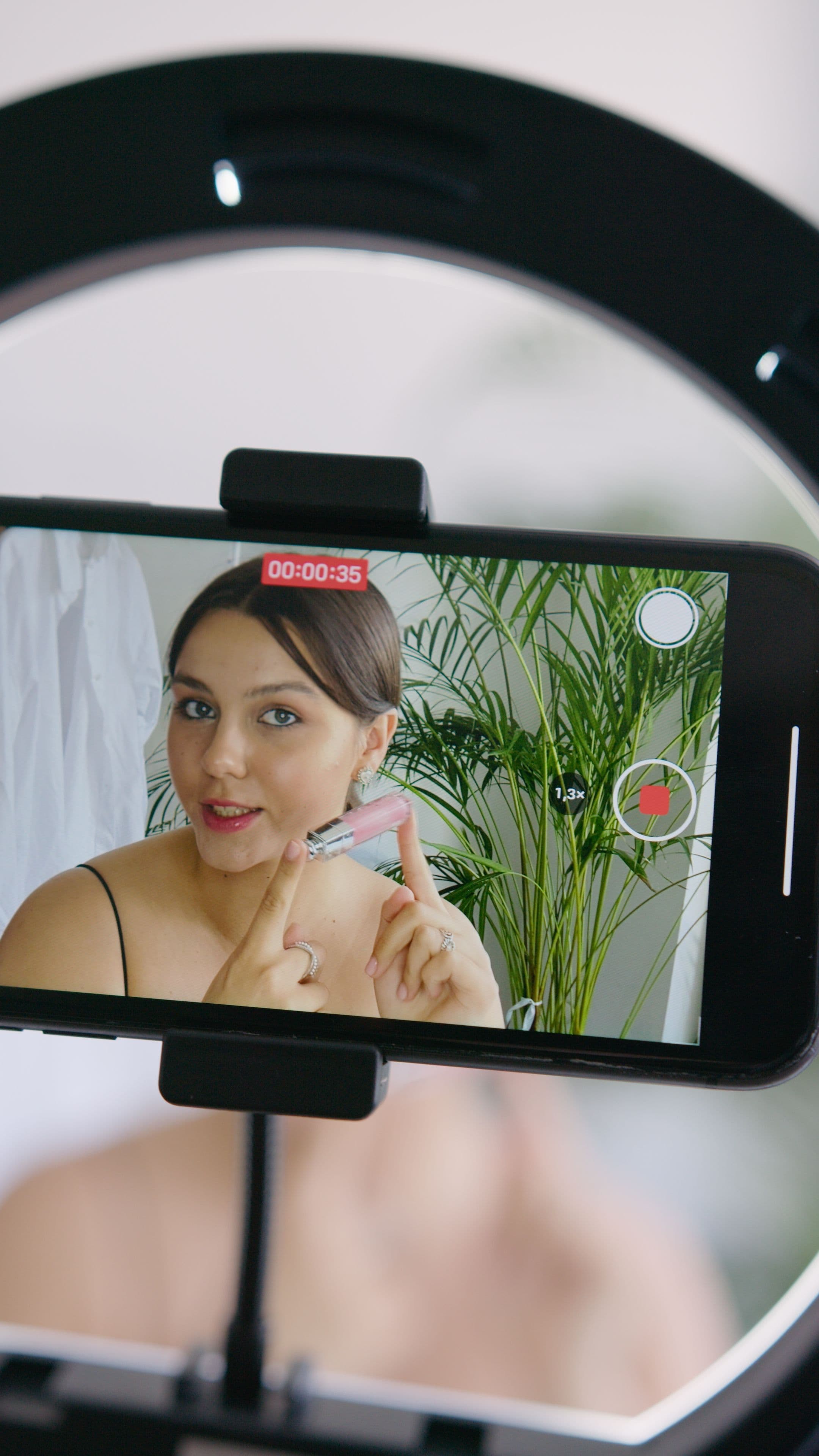 Clean Girl Makyajı Nasıl Yapılır? Adım Adım Rehber